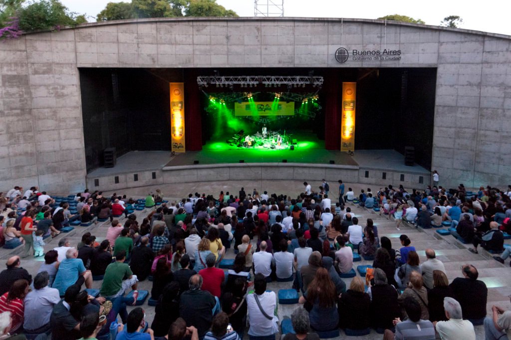 » Música latinoamericana en el Parque Centenario