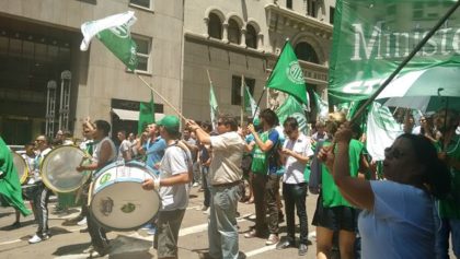 Estatales de la Ciudad se movilizaron al ORSNA ante los despidos
