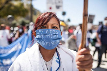 Fuerte acatamiento al paro de enfermeros en el Cesac 36 y el Hospital Vélez Sarsfield