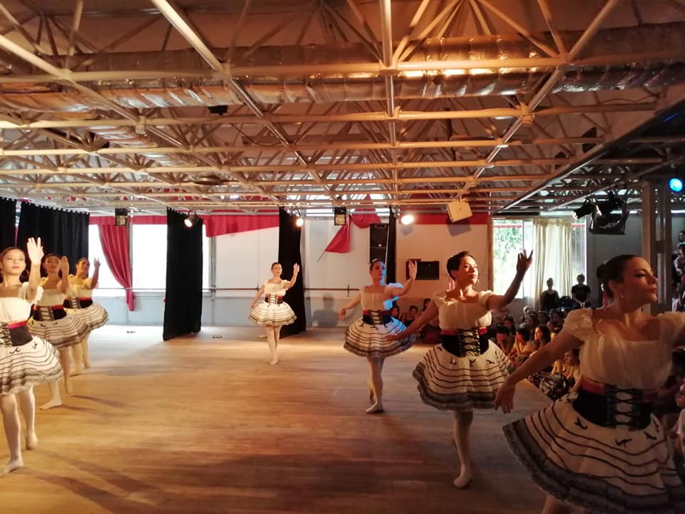 Peña en la escuela de Danzas Jorge Donn para comprar un escenario móvil | Una herramienta para democratizar la cultura