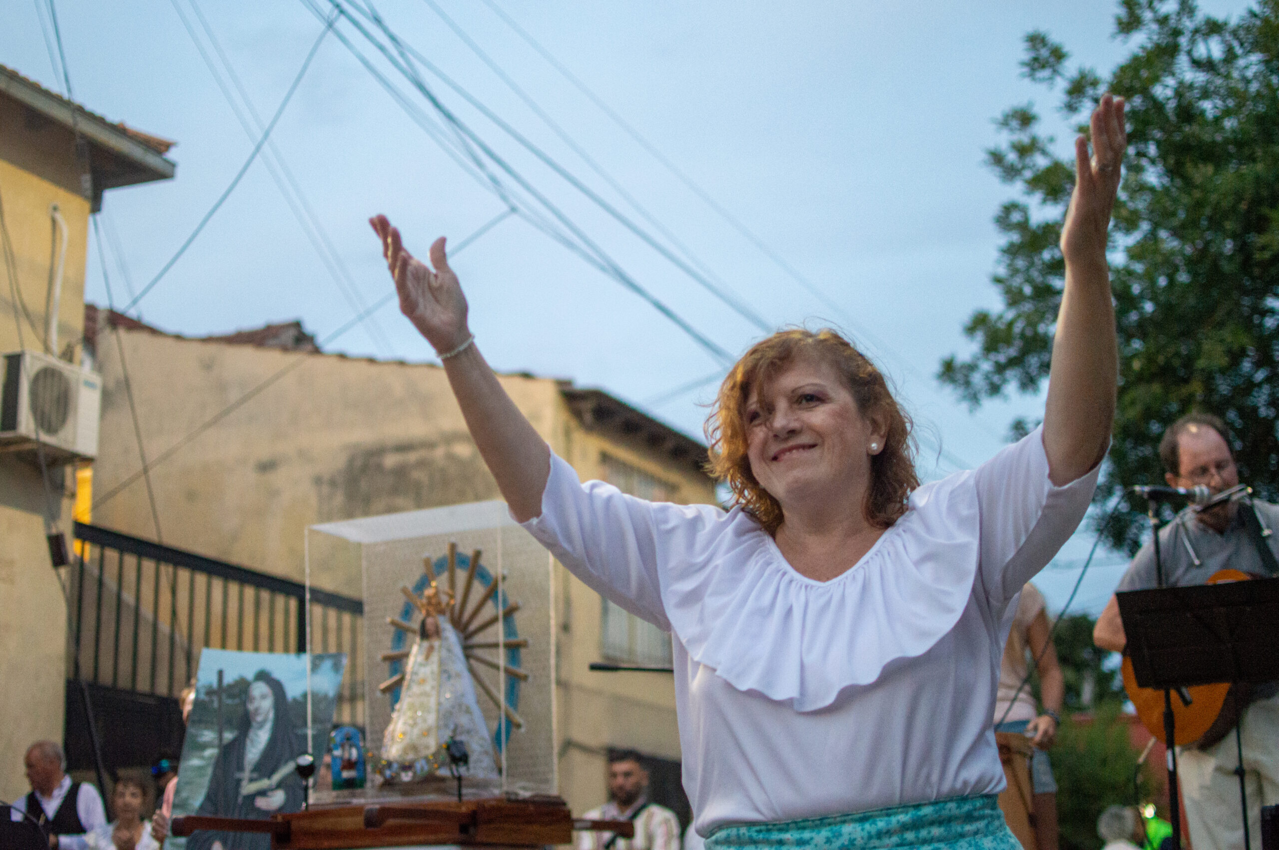 Fiesta popular en Monte Castro | Con música y baile, celebraron la canonización de Mama Antula