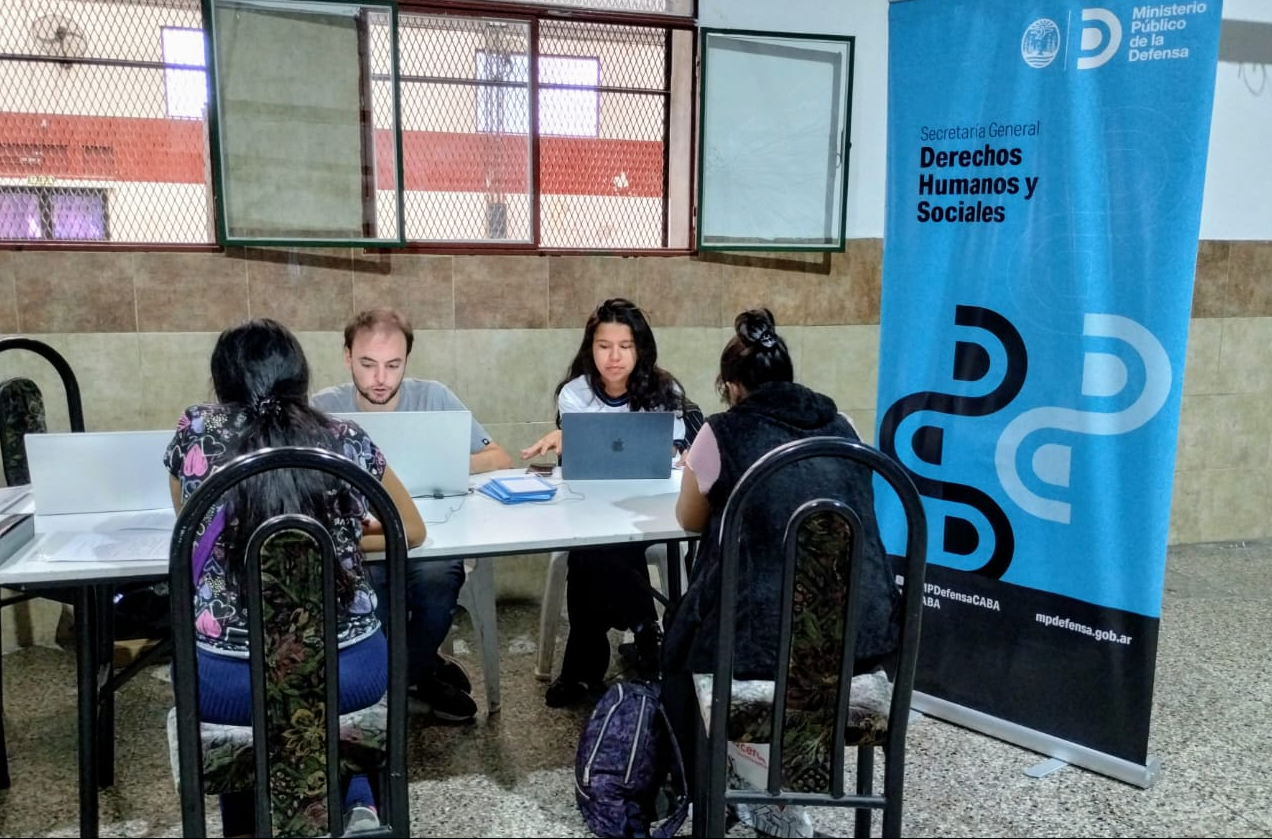 Floresta: realizan asesoramiento por vacantes y becas escolares