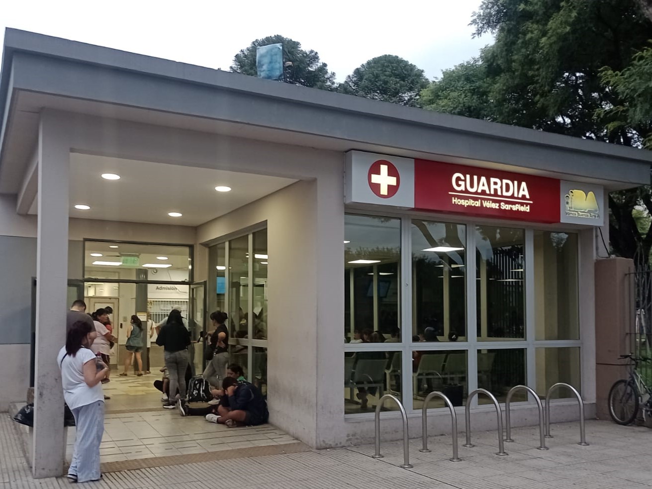 Dengue en la Comuna 10: fuerte crecimiento de casos, guardias colmadas y exigencia de repelente y vacunación gratuita