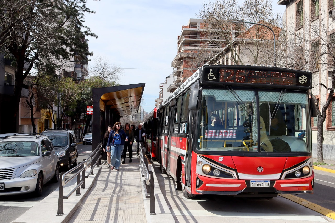 Crónicas de un Metrobus no deseado | Balance a 10 meses de la inauguración del corredor Alberdi-Directorio