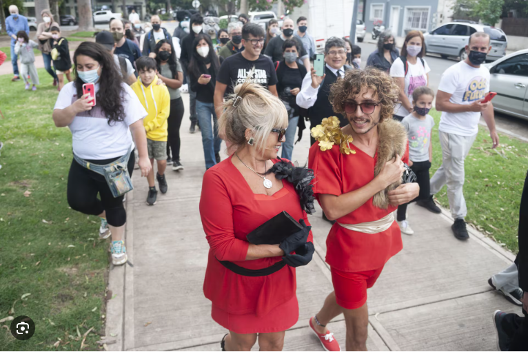 Versalles celebra a Esperando la Carroza | Nueva recorrida donde se filmó la mítica película