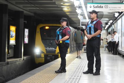 La Policía de la Ciudad usará pistolas Taser en el subte