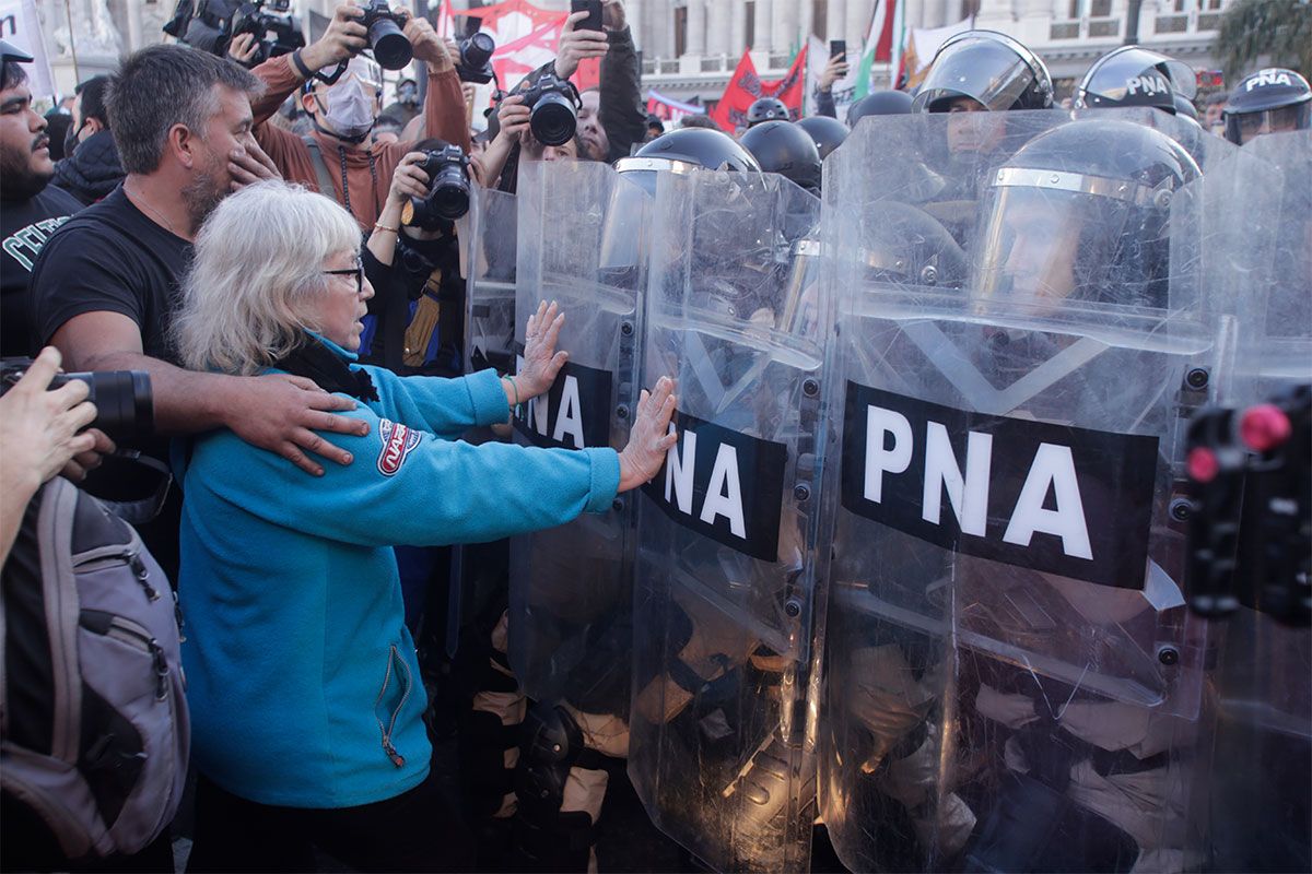 «A los jubilados se los acompaña» | Hinchas de All Boys y Vélez estarán presentes en la manifestación frente al Congreso el miércoles 12