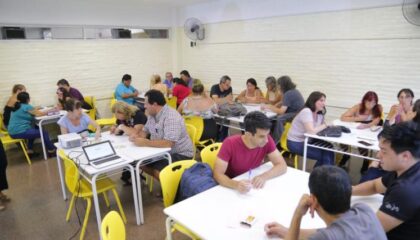 Inglés para adultos en la Comuna 10: Reabren la inscripción para estudiar en forma gratuita en Villa Luro