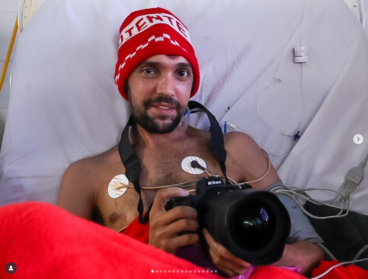 “Pablo Grillo bienvenido al barrio” | Acompañado por vecinos de Monte Castro, el fotógrafo baleado en la cabeza comenzó su rehabilitación en el Hospital Manuel Rocca
