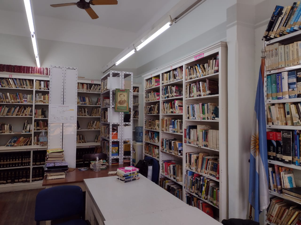 La Biblioteca Pública Hilario Ascasubi resiste como usina bibliográfica en Floresta