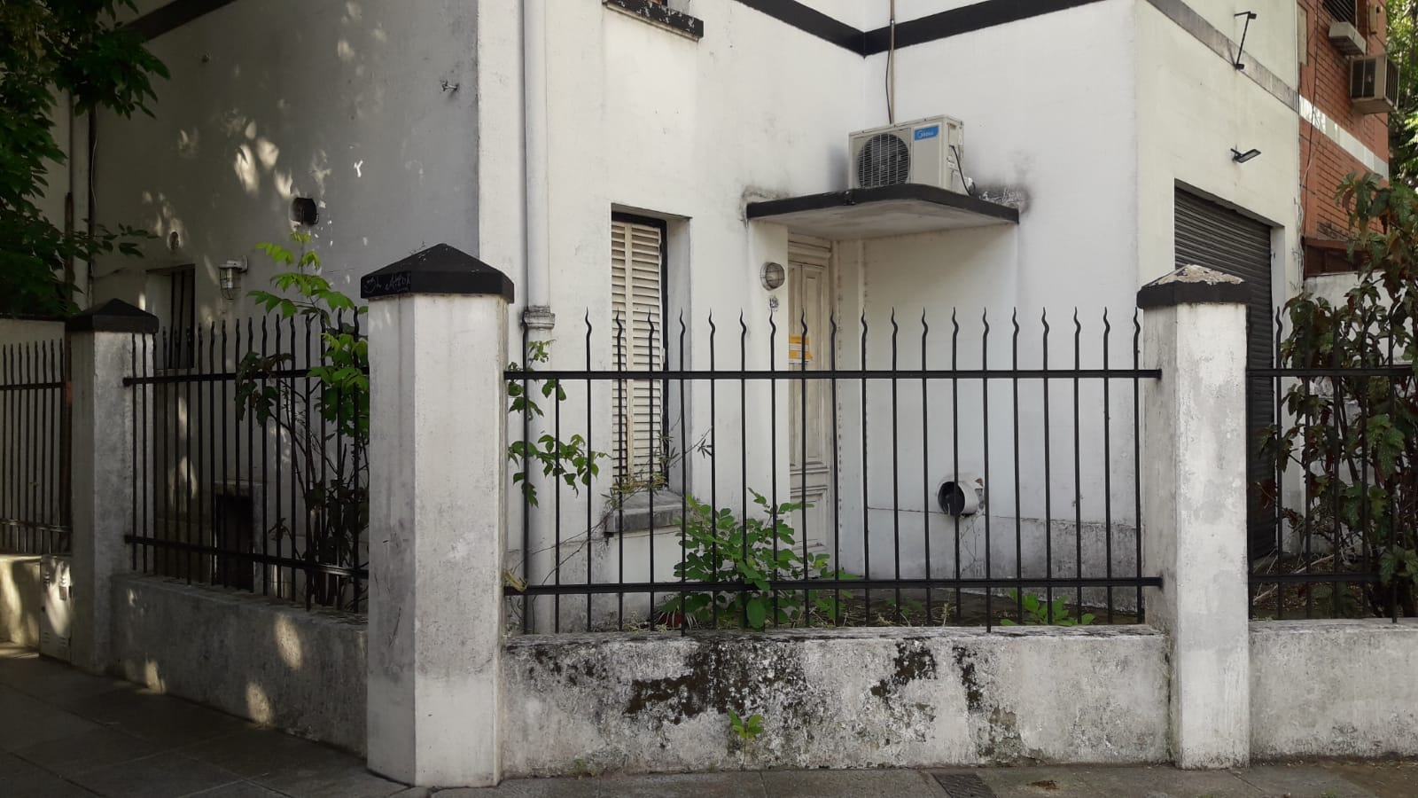 Un panorama desolador para la biblioteca Hilario Ascasubi | Nuevamente, suspenden actividades por la caída de la mampostería