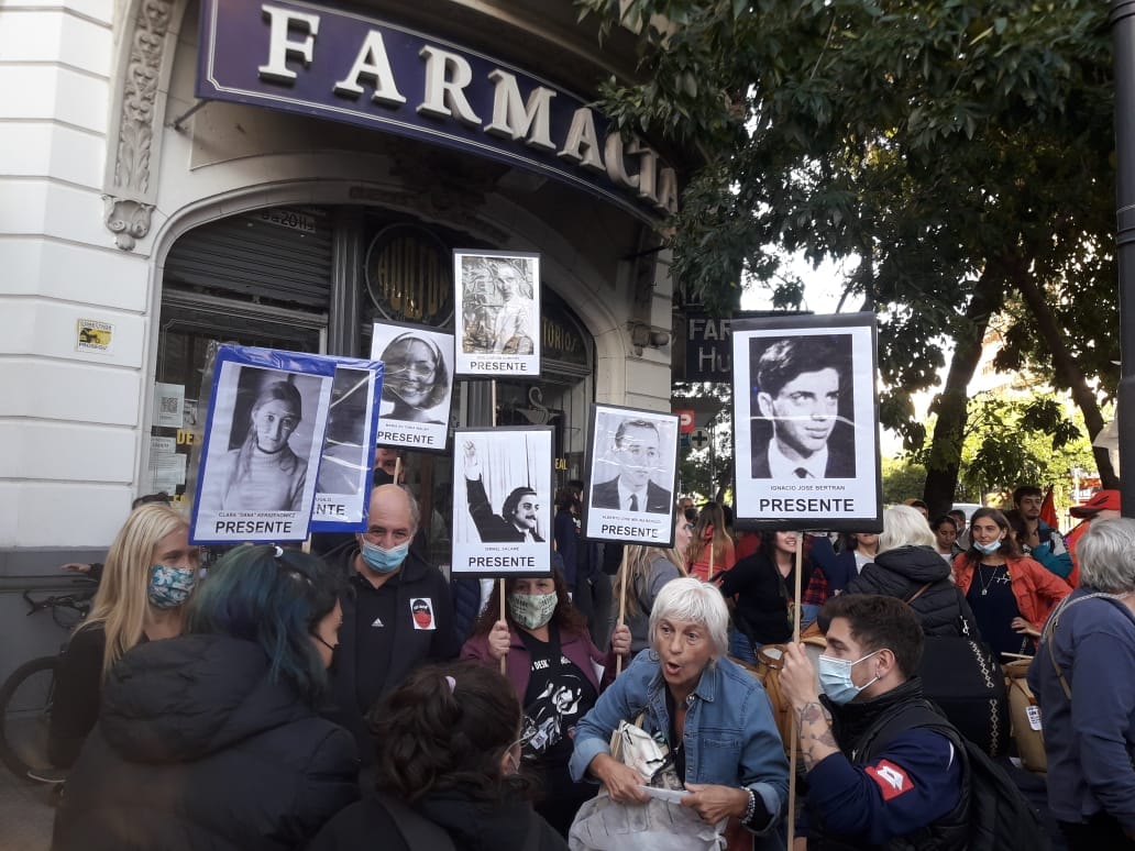 Parque Avellaneda realiza su primera Caminata por la Memoria: 7 km por las escuelas donde deberían votar las y los desaparecidos del barrio
