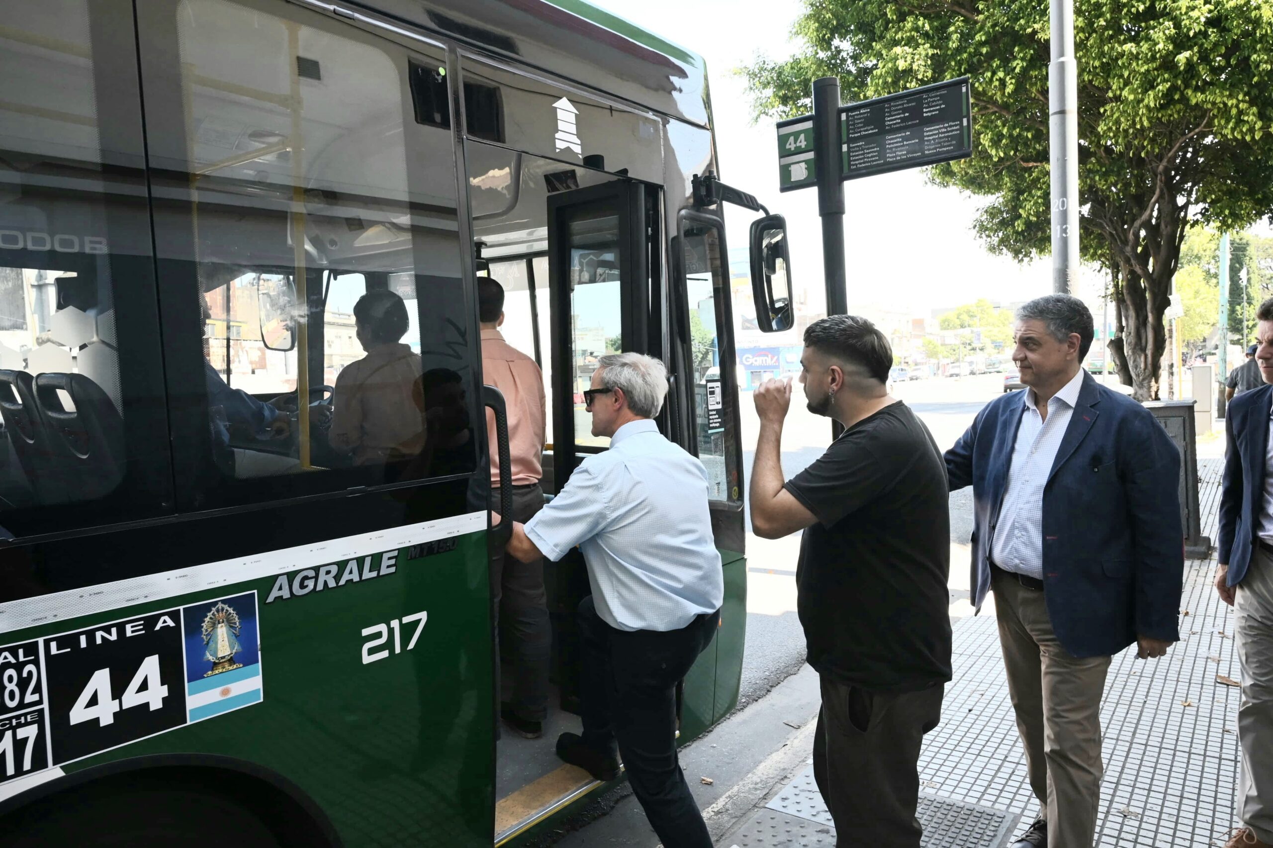 Comenzó a funcionar el sistema multipago en los primeros colectivos de la Ciudad