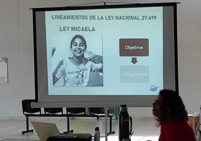 Para actuar ante la discriminación por género y orientación sexual | Seminario de Ley Micaela en la Comuna 10