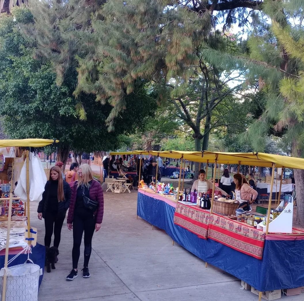 Comprar en el barrio y a vecinos | Ferias y propuestas para resolver los regalos navideños en la Comuna 10