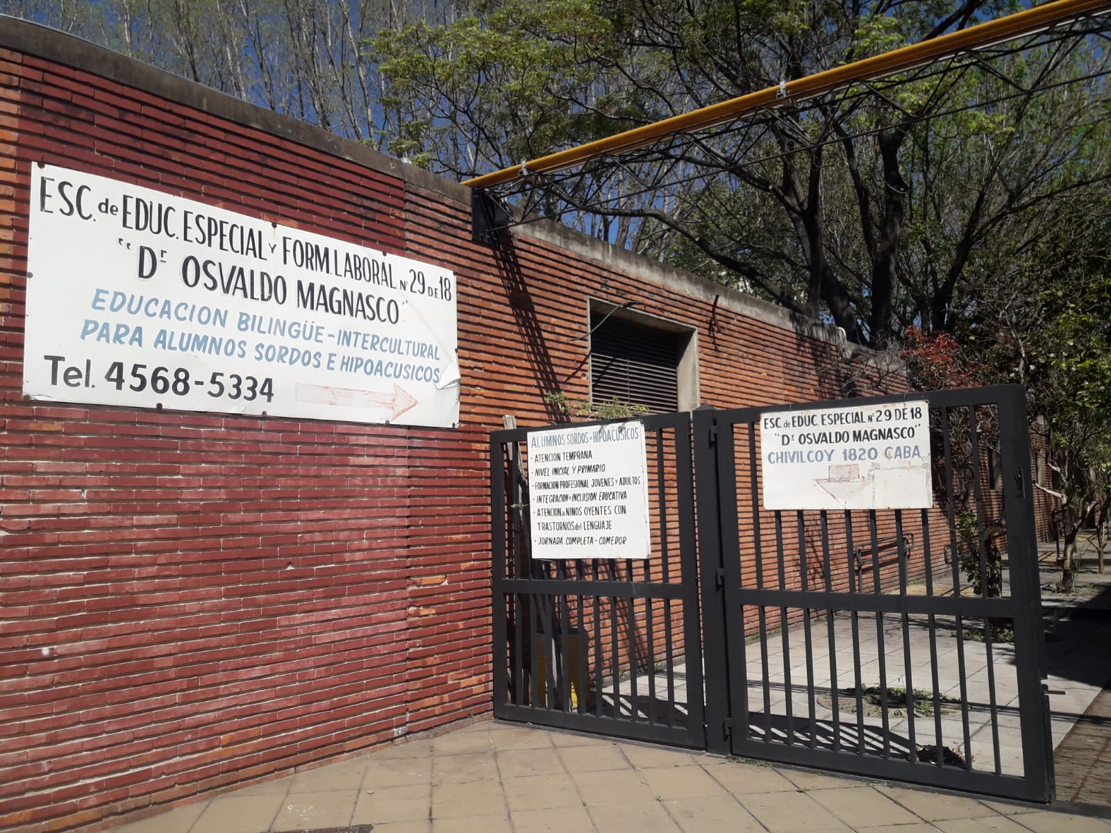 “Magnasco es identidad” | La Escuela para alumnos sordos e hipoacúsicos de Monte Castro denuncia recortes y ajuste en la educación especial