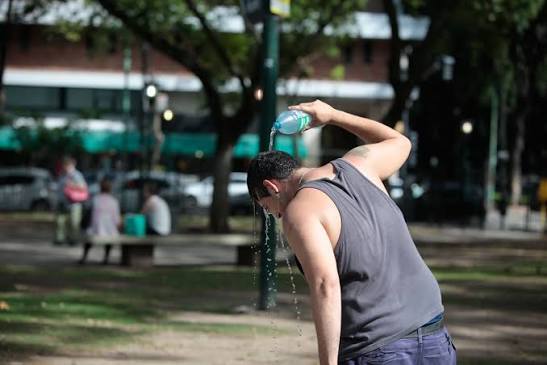 Alerta amarilla por calor extremo en la Ciudad: el alivio llegaría recién hacia el jueves